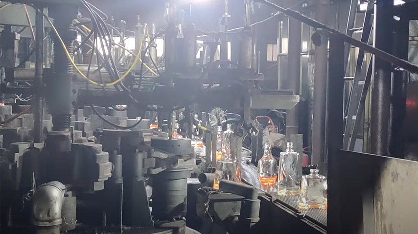 RSG Automatyczny sprzęt do produkcji szklanych butelek 8S