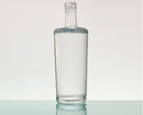 700ml okrągła, bardzo biała, krzemienna butelka wódki Ropp