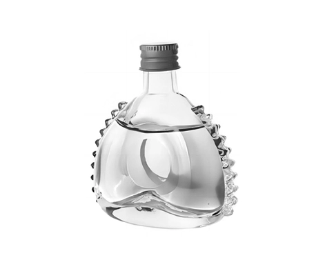 Unikalne i eleganckie szklane butelki o pojemności 50ml z trójkątnymi czapkami do różnych napojów spirytusowych